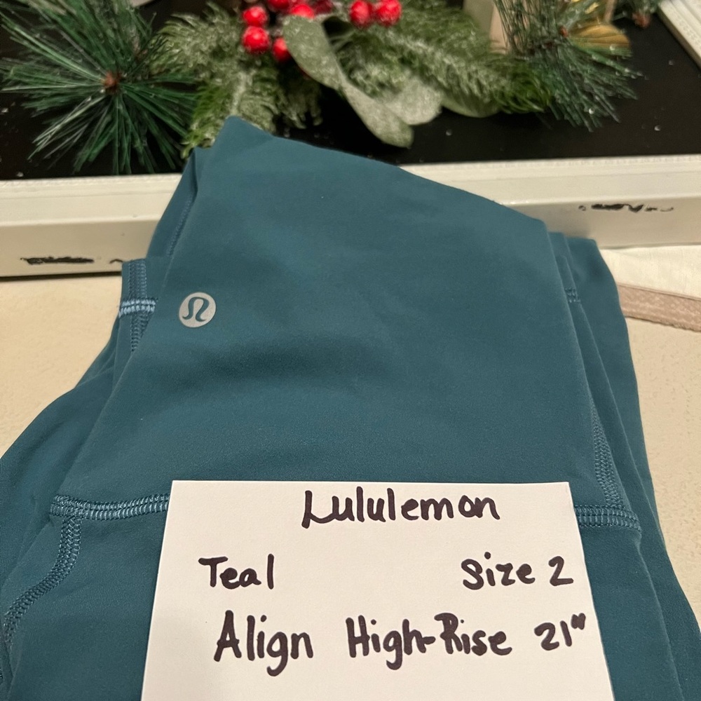 Lululemon Align High Rise  Teal 21” inseam size 2